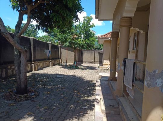 House For Sale – Entebbe