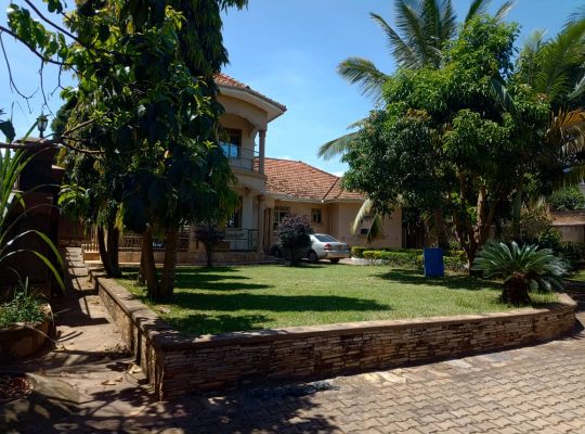 House For Sale – Entebbe