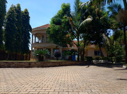 House For Sale – Entebbe