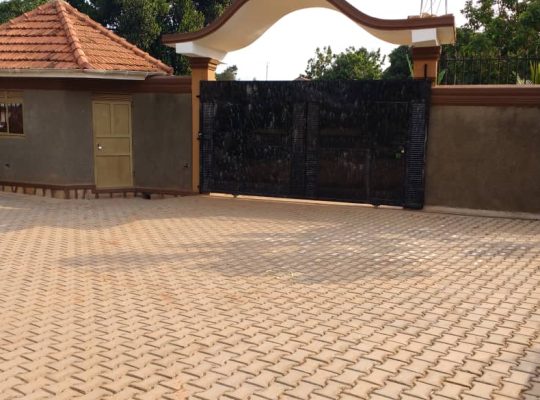 House For Sale – Entebbe