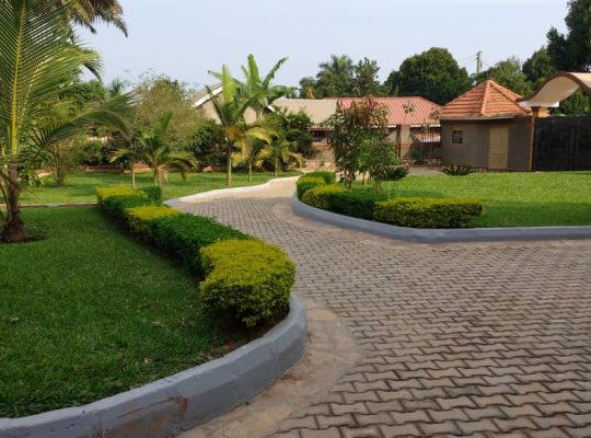 House For Sale – Entebbe