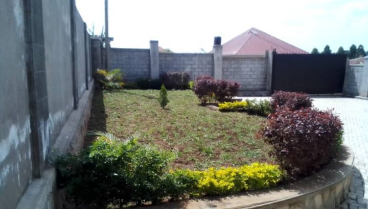 House For Sale – Kawuku