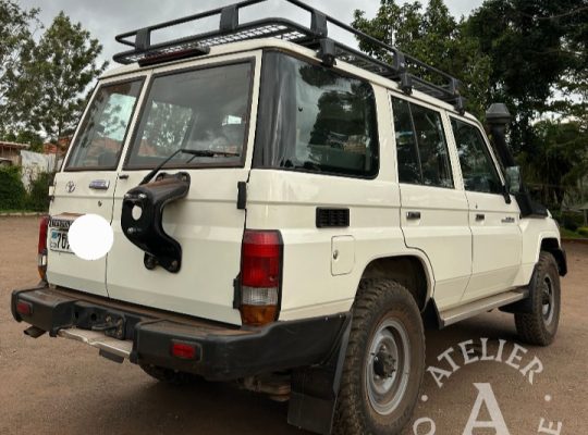 Toyota Landcruiser Hard Top