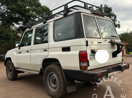 Toyota Landcruiser Hard Top