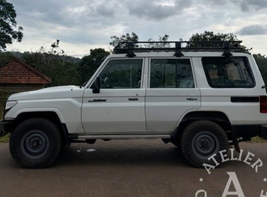 Toyota Landcruiser Hard Top