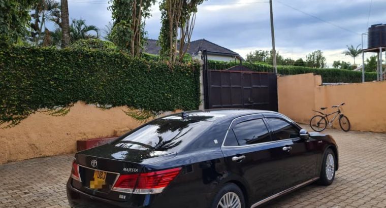 Toyota Crown Majesta